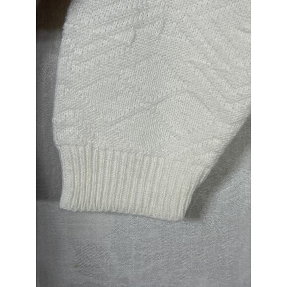 Vintage Sweater Small White Textured Knit Crew Neck USA Made Spunky Acrylic - Picture 2 of 10